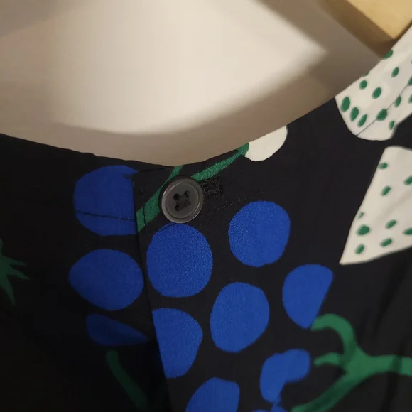 NWT Marimekko Sleeveless A Line Cotton Dress Black Fruit Motif. With pockets - Picture 5 of 12